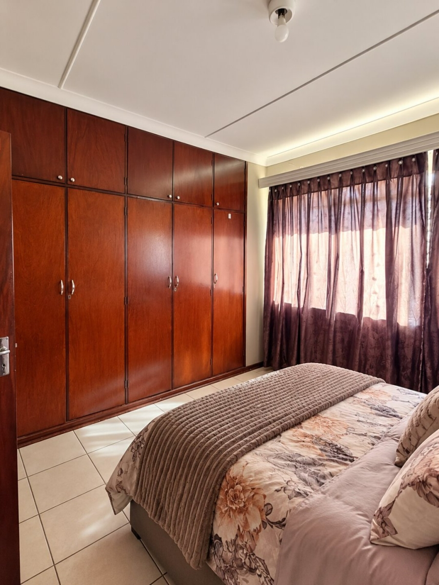 To Let  Bedroom Property for Rent in Navalsig Free State